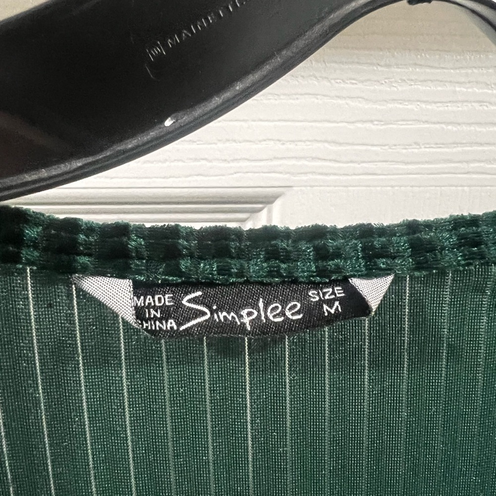 Simplee green velvet wrap dress - Picture 4 of 7